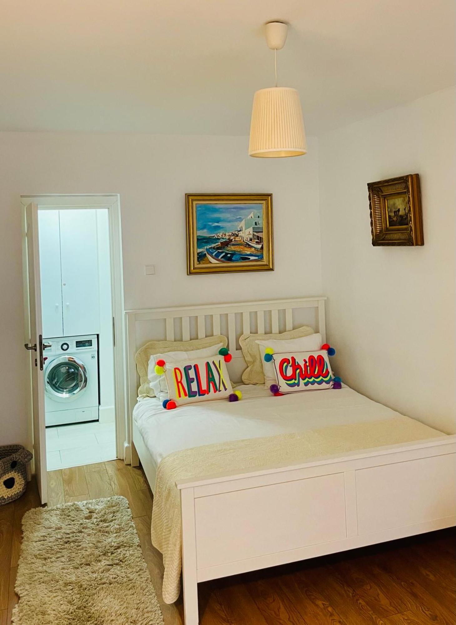 River View - Old City Apartment Bucureşti Ngoại thất bức ảnh