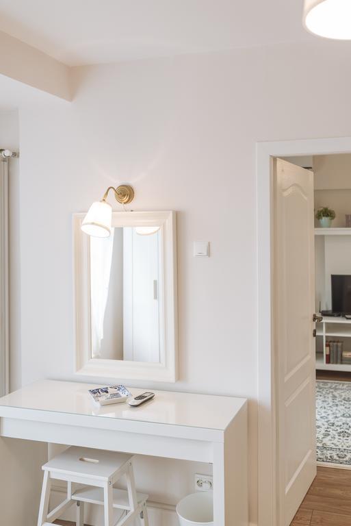 River View - Old City Apartment Bucureşti Ngoại thất bức ảnh