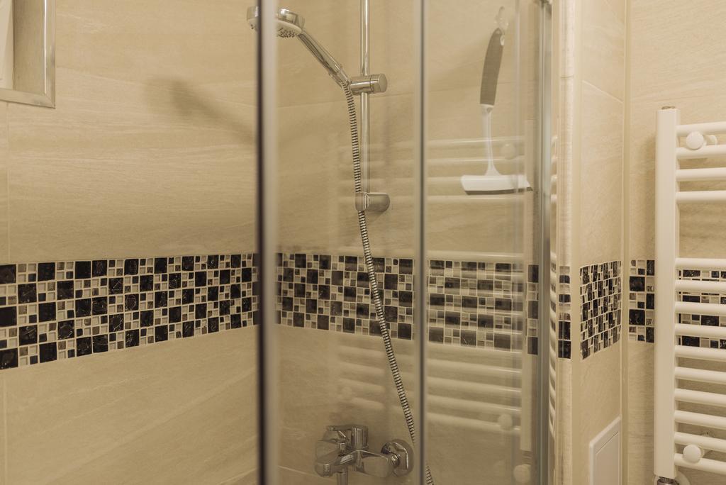 River View - Old City Apartment Bucureşti Ngoại thất bức ảnh