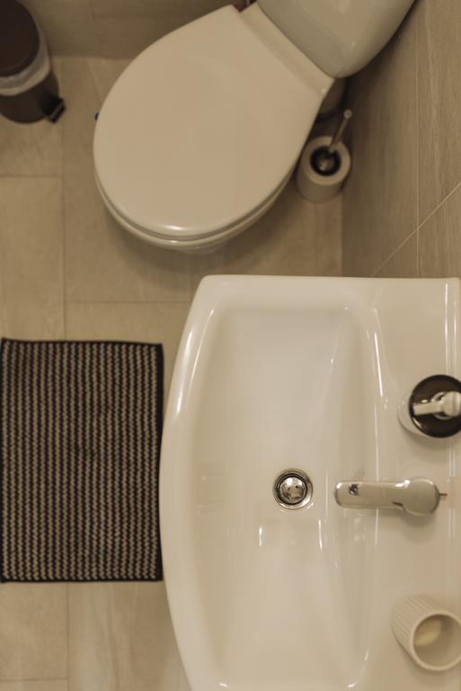 River View - Old City Apartment Bucureşti Ngoại thất bức ảnh