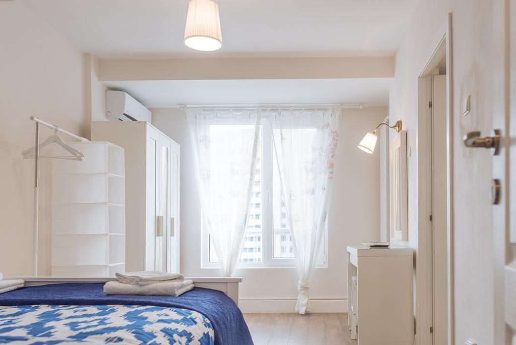 River View - Old City Apartment Bucureşti Ngoại thất bức ảnh